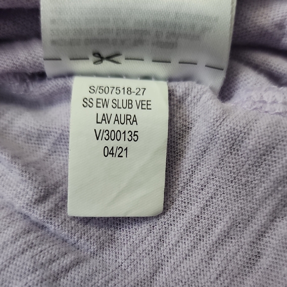 Old Navy Light Lavender V-Neck Short Sleeve Tee - Picture 6 of 6
